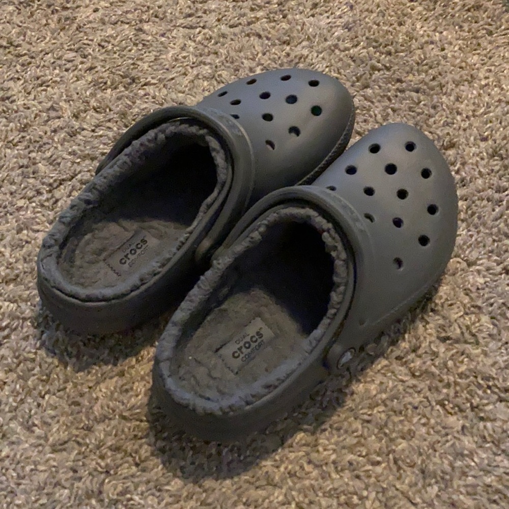 Crocs fur lined